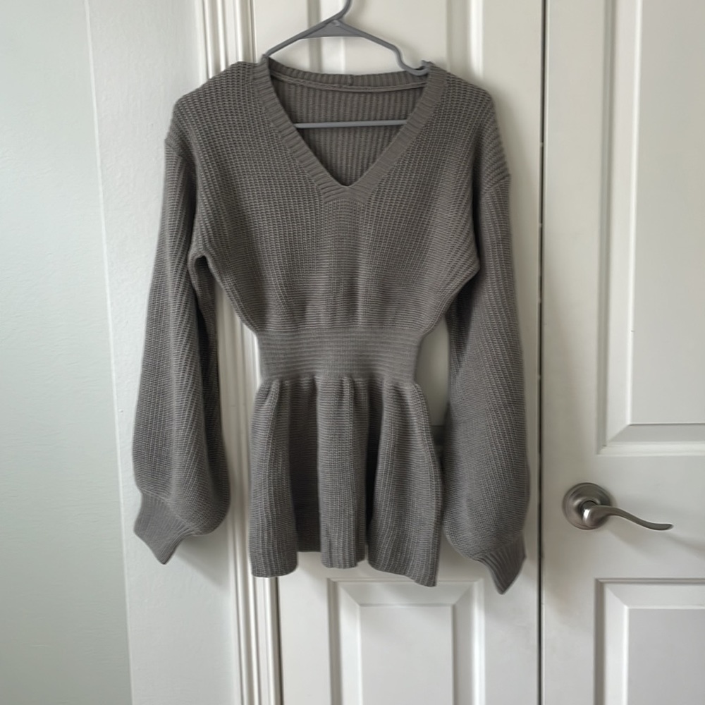 Lantern Sleeve Peplum Sweater new without tag
